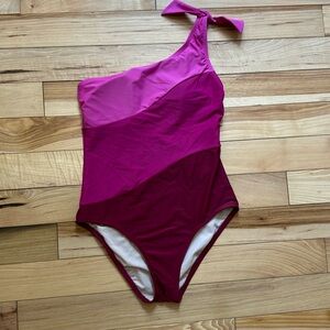Size Med one shoulder swimsuit